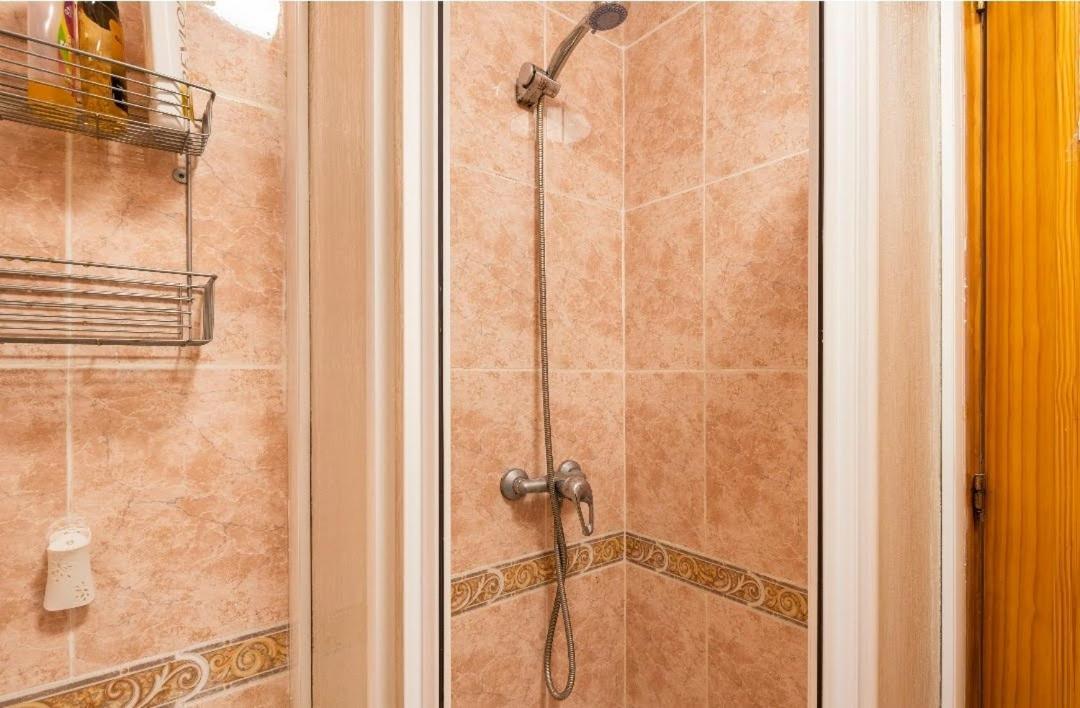 Habitaciones Privadas Con Cama Doble En Sevilla Bagian luar foto