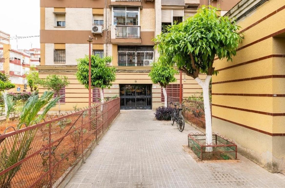 Habitaciones Privadas Con Cama Doble En Sevilla Bagian luar foto