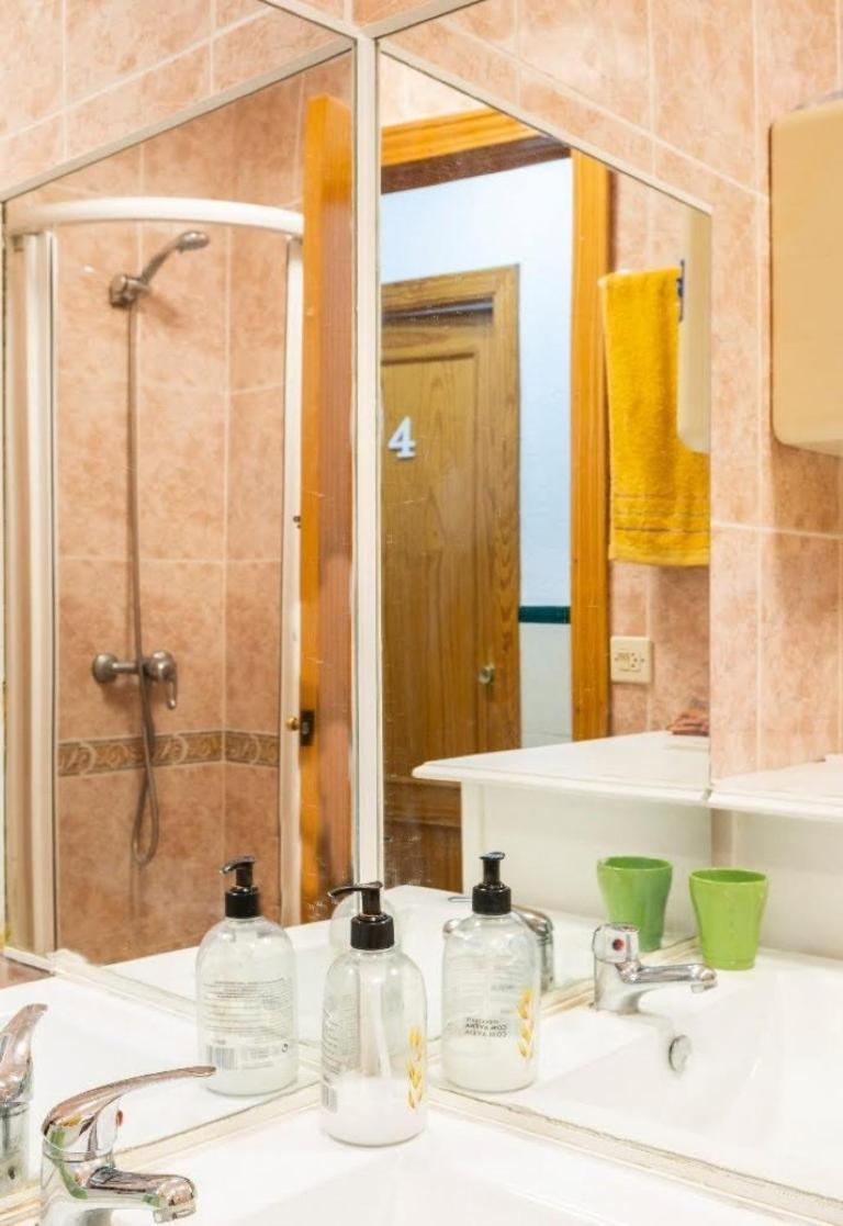 Habitaciones Privadas Con Cama Doble En Sevilla Bagian luar foto