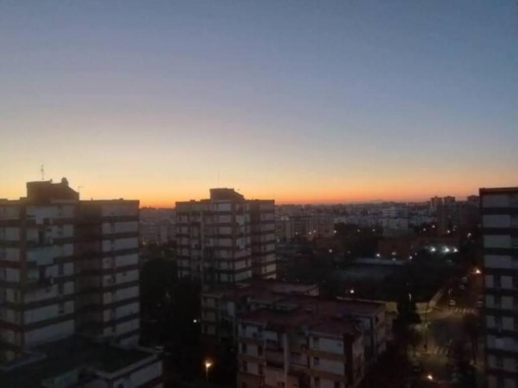 Habitaciones Privadas Con Cama Doble En Sevilla Bagian luar foto